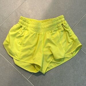 Lululemon Hotty Hot Low-Rise Lined Short 2.5" Size 2